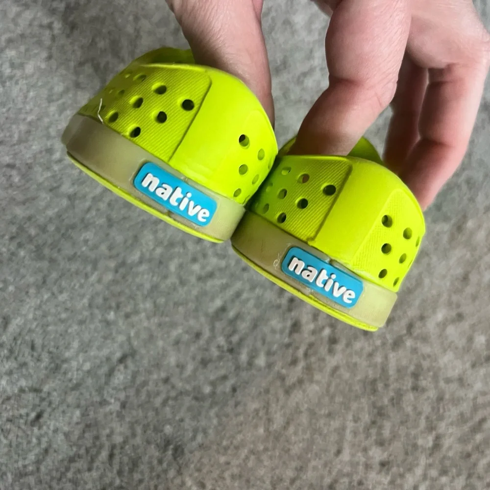 Native Jefferson Slip On Shoes Size C4 Little Kids Toddler Lime Green Sneaker